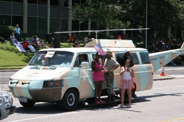 2006_ArtCar_3_Parade 377 